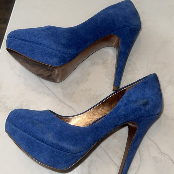 BCBGeneration blue suede pumps size 8 - Picture 4 of 9
